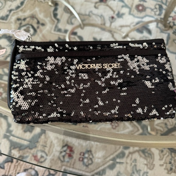 Victoria’s Secret Palm Tree Tote Bag And Sequin Cosmetic Bag Two Piece Set - Picture 9 of 16